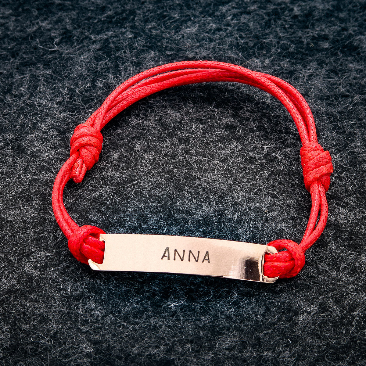 Mignon bracelet "Statement" en corde avec plaquette d'identité