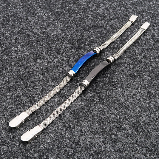 Merk "Linky" gegraveerd met naam, armband gemaakt van fijne linkband, roestvrij staal