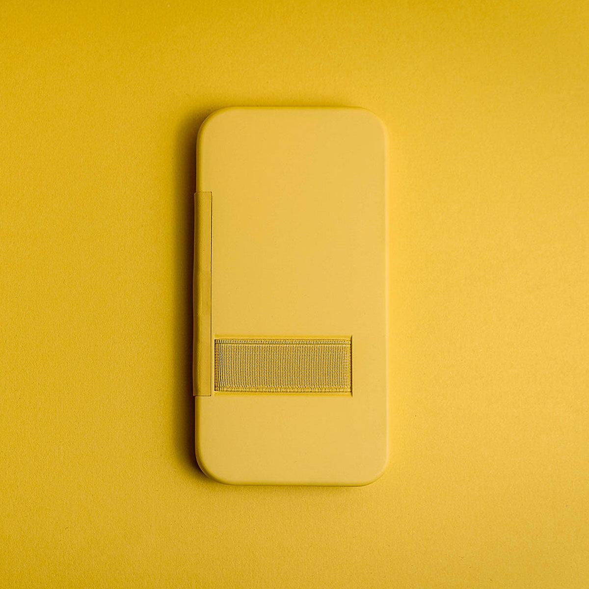 Étui pour iPhone Klak. Se ferme automatiquement. Avec gravure gratuite