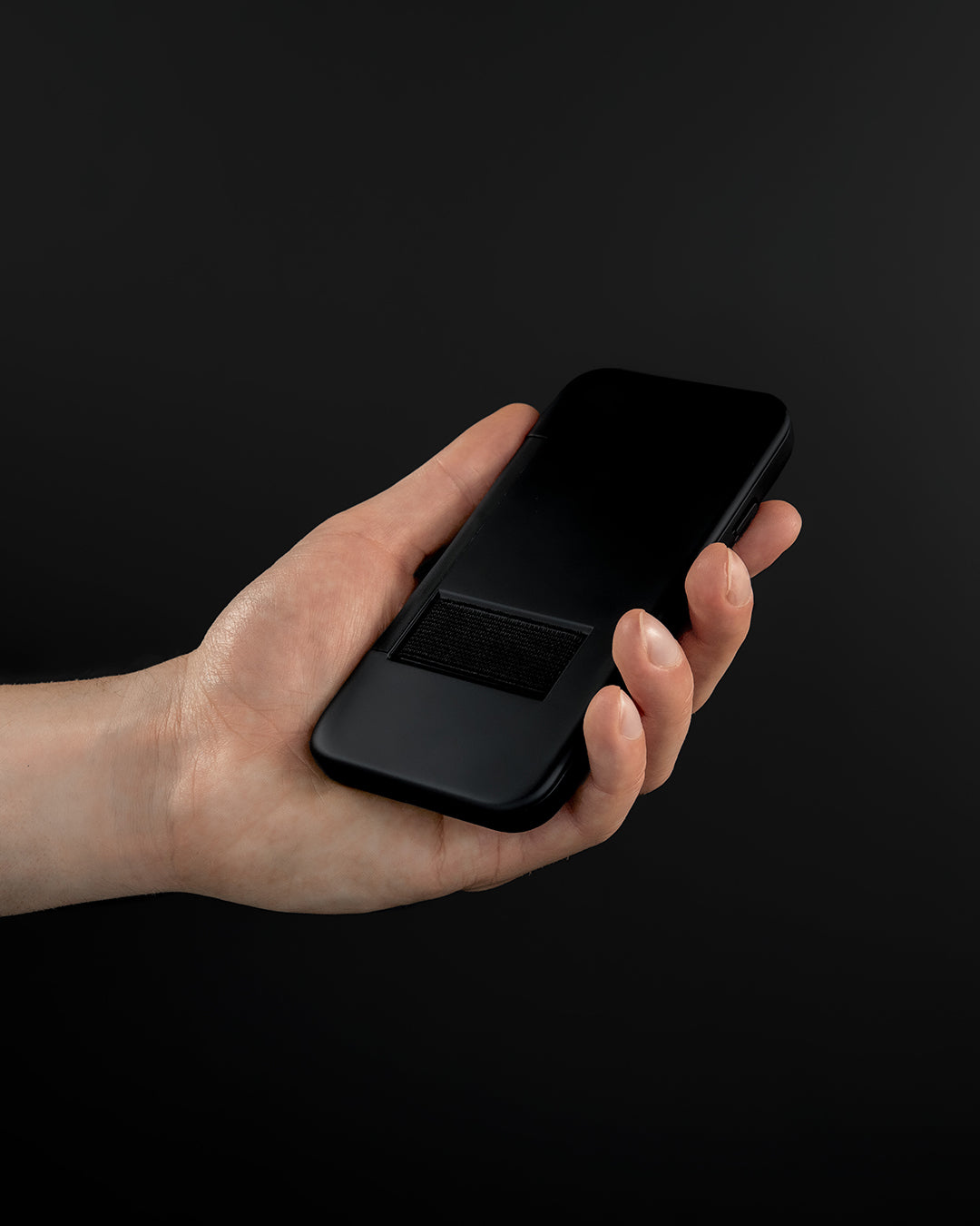 Étui pour iPhone Klak. Se ferme automatiquement. Avec gravure gratuite