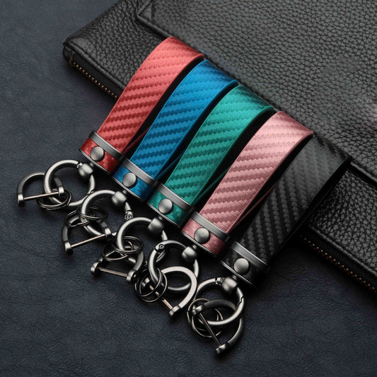 Sportwagen Schlüsselanhänger "Carbon" in vier Farben