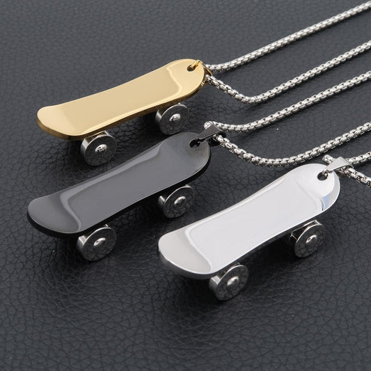 Collier gravure personnalisé "Skater" en acier inoxydable avec pendentif skateboard et gravure